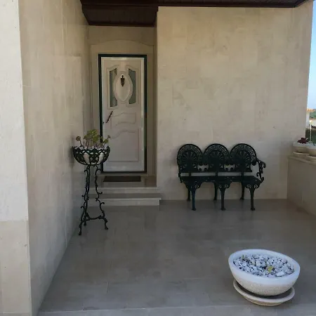 Homestay Petinga House *